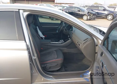 2021 Hyundai Sonata Sel Plus z USA, uszkodzony, nr VIN 5NPEJ4J25MH065252